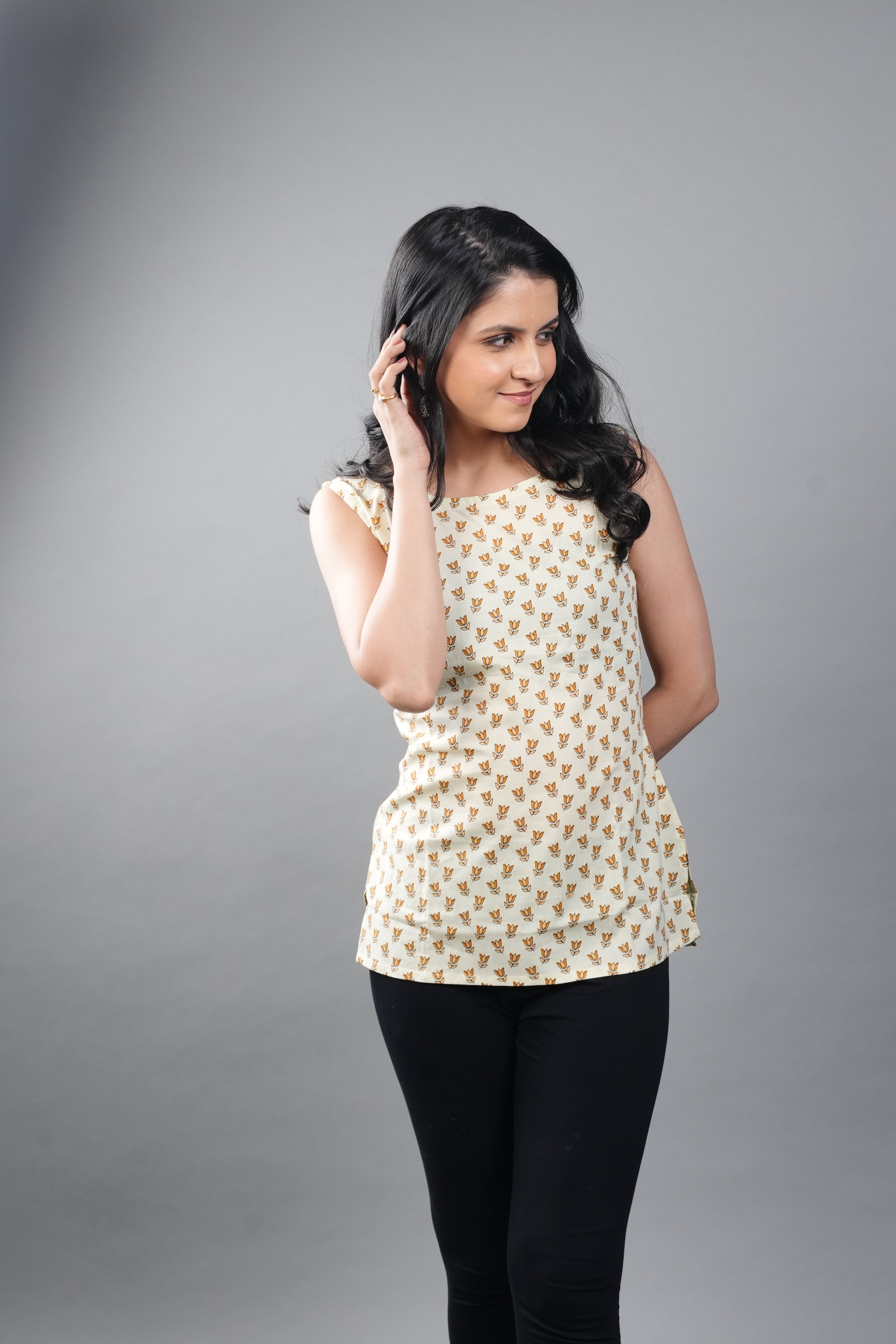 White Sleeveless Short Printed Top